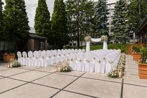 Gallery Image Patio_Ceremony.png
