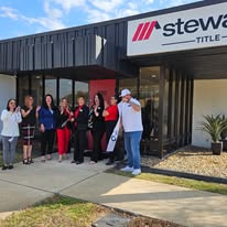Gallery Image Chamber_Ribbon_Cutting_4.jpg