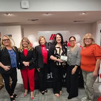 Gallery Image Chamber_Ribbon_Cutting_7.jpg