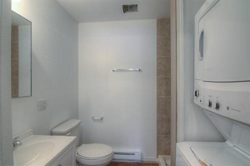 Cabin 6 Bathroom w Washer/Dryer Cabin 6 Bathroom w Washer/Dryer