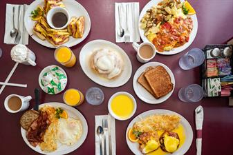 THE BREAKFAST CLUB 