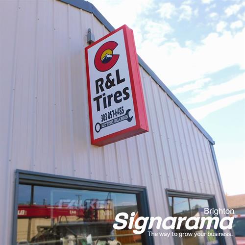 Light Box Blade Sign for R&L Tires