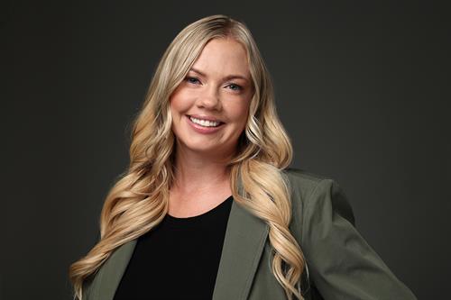 Elysha Dean : Agent/Owner