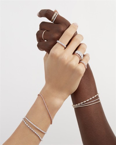 At Diamonds Direct, we believe in selection and empowering our customers with the freedom of choice. While our stores feature an expansive line-up of world-renowned fine jewelry designers, we’re also proud to introduce our exclusive collection of engagement rings and wedding bands, Diamonds Direct Designs. 