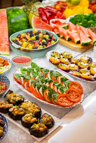 Gourmet Hot & Cold Table