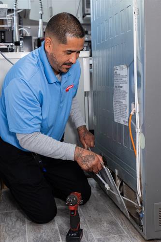 Gallery Image RepairTechatMarcyBrowePhoto-142.jpg Gallery Image RepairTechatMarcyBrowePhoto-142.jpg