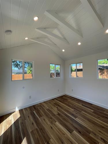 Gallery Image Q-1446706_20220527_PRO_Tall_RanchRanch_520D.jpg