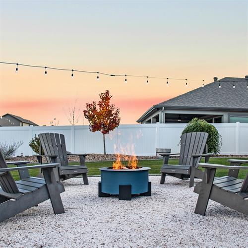 Gallery Image Blue_Smokeless_Fire_Pit_with_Sunset.jpg