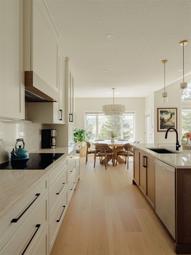 Custom cabinets and layouts designed to make entertaining feel like a breeze. We love doing main floor renovations that transform the look and feel of the home. 