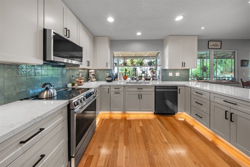 Kitchen remodel in Thousand Oaks by RnD Builders