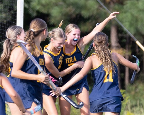 Gallery Image Varsity_Field_Hockey_Celebration.jpg