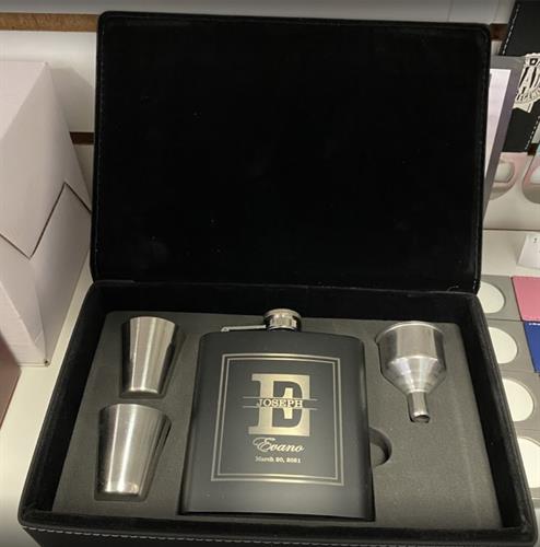 Custom Flask Set - Excellent Gift for All - FREE ENGRAVING