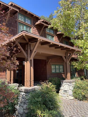 Gallery Image 333_front_door_nw_3962.JPEG