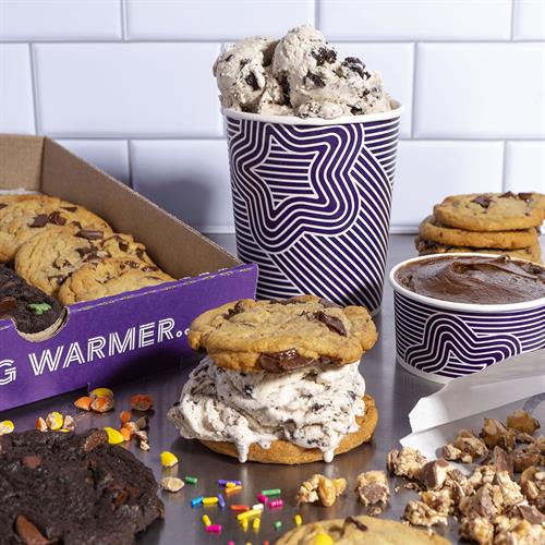 Gallery Image insomnia_cookies_2.jpg