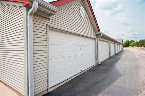 Private, remote controlled garages for rent