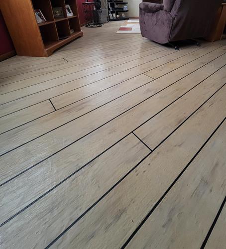 Basement Floor - Cream Wood Floors With Black Joints