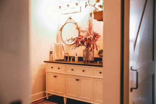 Gallery Image Bathroom.jpg