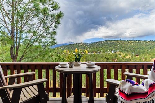 Thunder Lodge- Unparallelled views of Sierra Blanca Peak.  Luxury Family Retreat with Game Room & Hot Tub!  