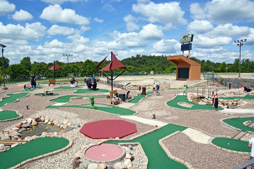 Mini golf course at Three Bears Resort