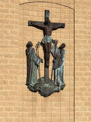 Christ sculpture on front of Sparrows Nest 