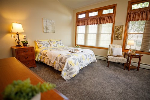 Gallery Image Deluxe_studio_A2_3.jpg