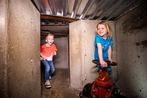 Gallery Image UndergroundTunnels_(2).jpg