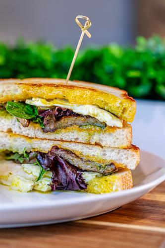 Gallery Image UltimateBreakfastSandwich(1).jpg