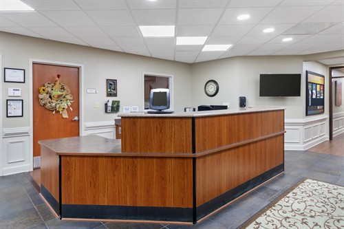 Gallery Image Primrose-Plano-Lobby-1.jpg
