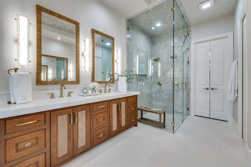 Elegant Bathroom Remodel in Mckinney, Texas.