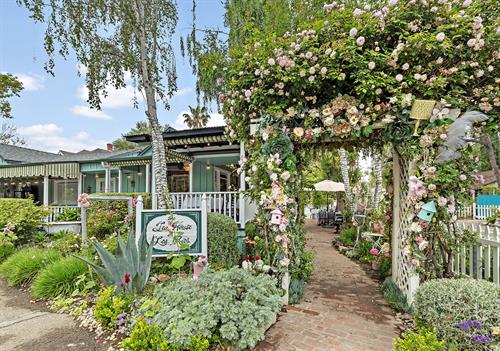 The Tea House on Los Rios