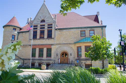 Gallery Image museum_exterior2_(1).jpg