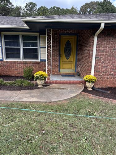 2025, 10-07 Lowes & MAVA Building Homes for Heroes Revitalization Project for Veteran in Need