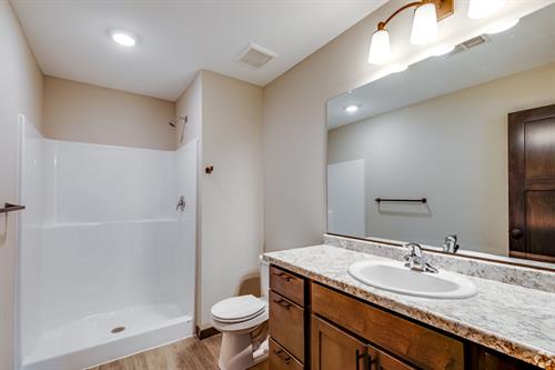 3 bed 2 bath bathroom