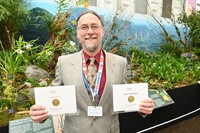 UW-River Falls professor part of gold medal-winning team at world’s most famous flower show in London