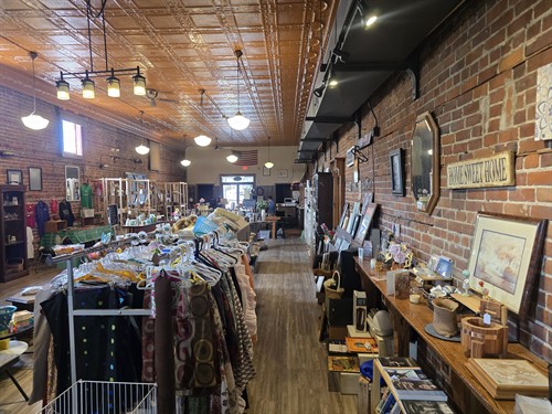 Gallery Image thift4.jpg