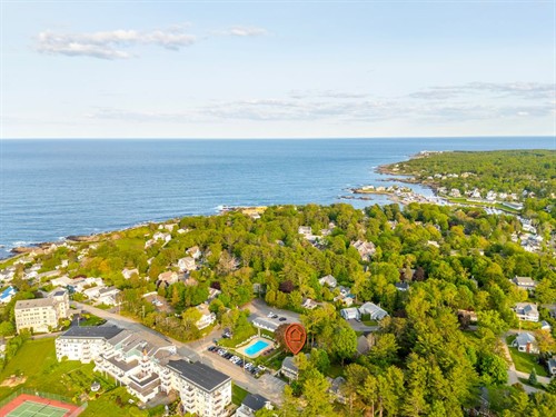 Walk to Perkins Cove and shops and restaurants