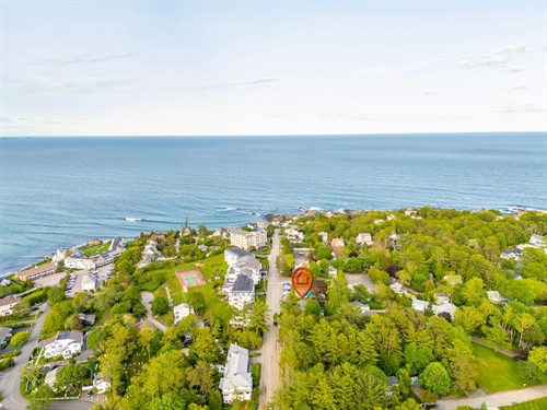 Just steps from the Marginal Way and Little Beach