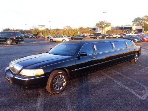 Lincoln Towncar Stretch Limo (10 passengers) $80/hr + Gratuity* (3 hr min.) Lincoln Towncar Stretch Limo (10 passengers) $80/hr + Gratuity* (3 hr min.)