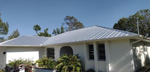 Metal Roof Experts using 26g steel or coastal corrosion proof aluminum.