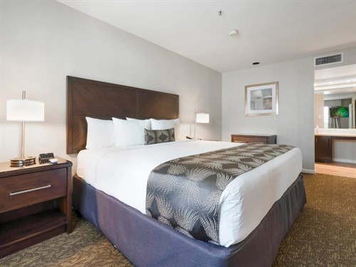 Gallery Image room2.jpg