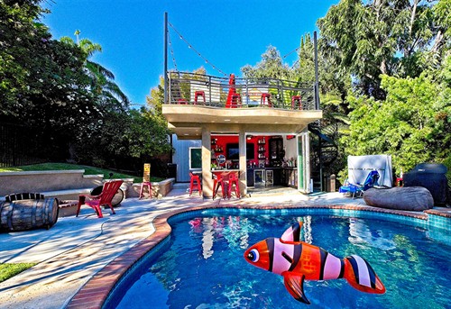 Gallery Image ext-layana-pool-house-fullerton-overview.jpg