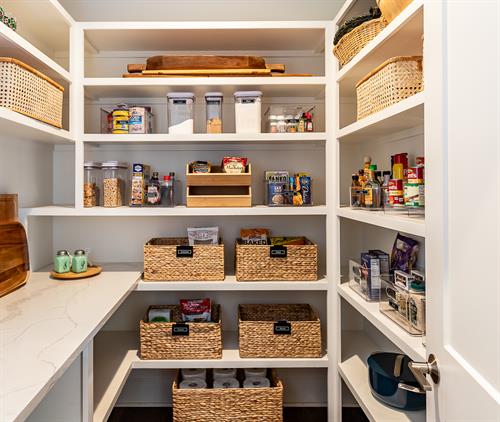 Gallery Image Bee_Organized-8519_Cherokee_Pl-1307.JPG