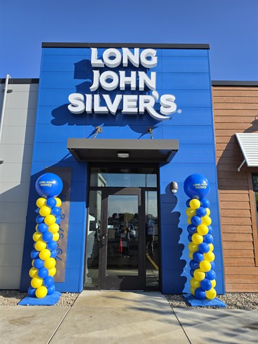 Personalized balloon columns for the Long John Silver’s grand opening at Moraine Pointe Plaza in Butler, PA, created by LWP Balloon Creations.