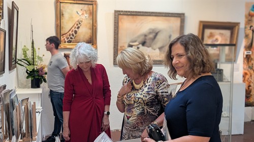 Gallery Image Kim_with_guests.jpg
