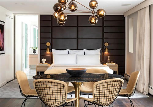Stay in the Presidential Suite at Hotel 55 and enjoy expansive living spaces, upscale furnishings, and a luxurious retreat just steps from the Magnificent Mile, Chicago Riverwalk, and River North's top attractions.