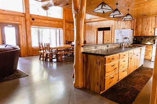 Gallery Image PineConeLodge-36.jpg
