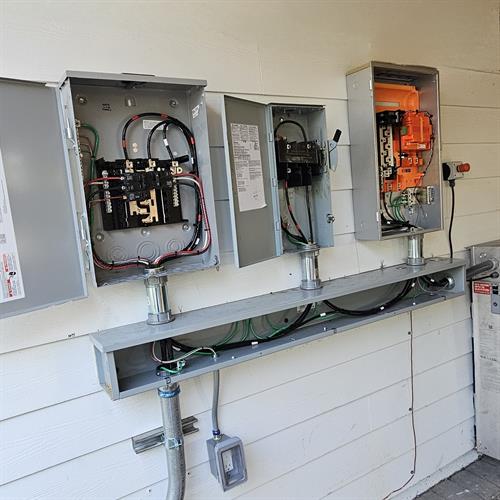 Gallery Image TESLA_WIRING1.jpg