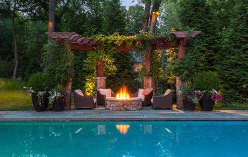 Gallery Image Pool_and_FirePit.jpg