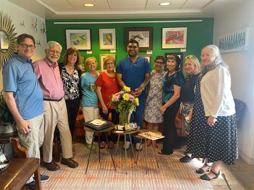 Gallery Image Doc_and_patients.jpg