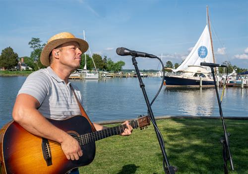 Gallery Image JustinMusic.jpg